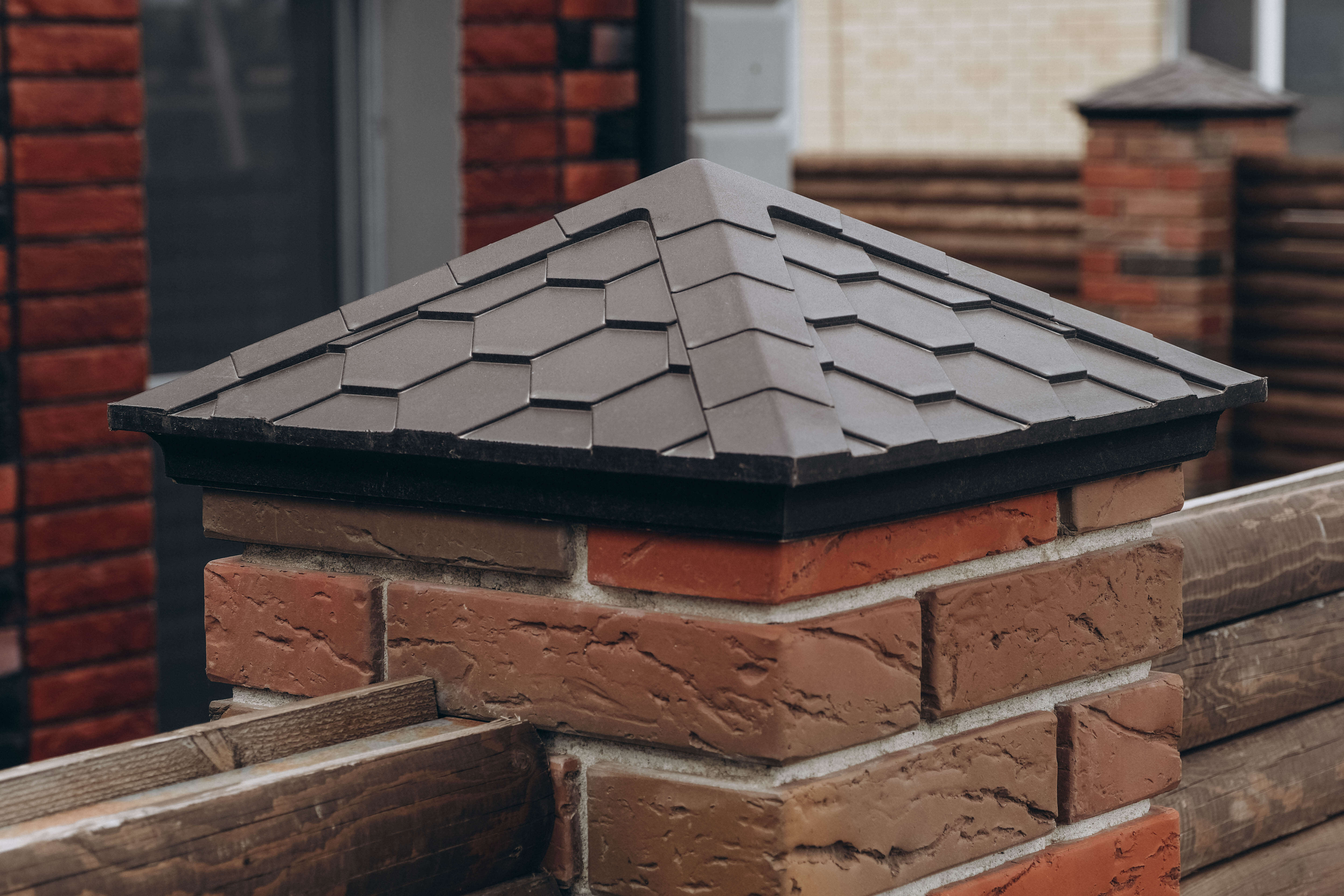 Колпак Zking Эверест Коричневый на столб 1.5х1.5 кирпича (390х390мм) в Новосибирске фото